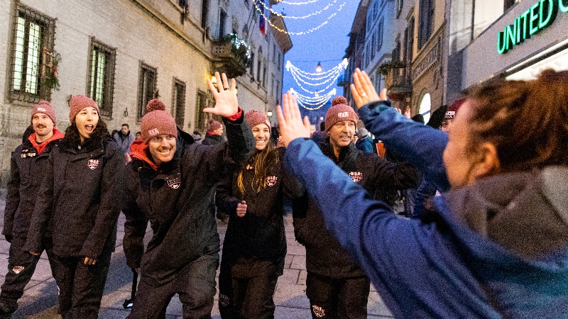 Sean high fives at fan