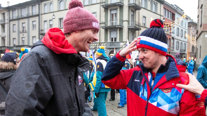 Sean laughes at Russian signs 